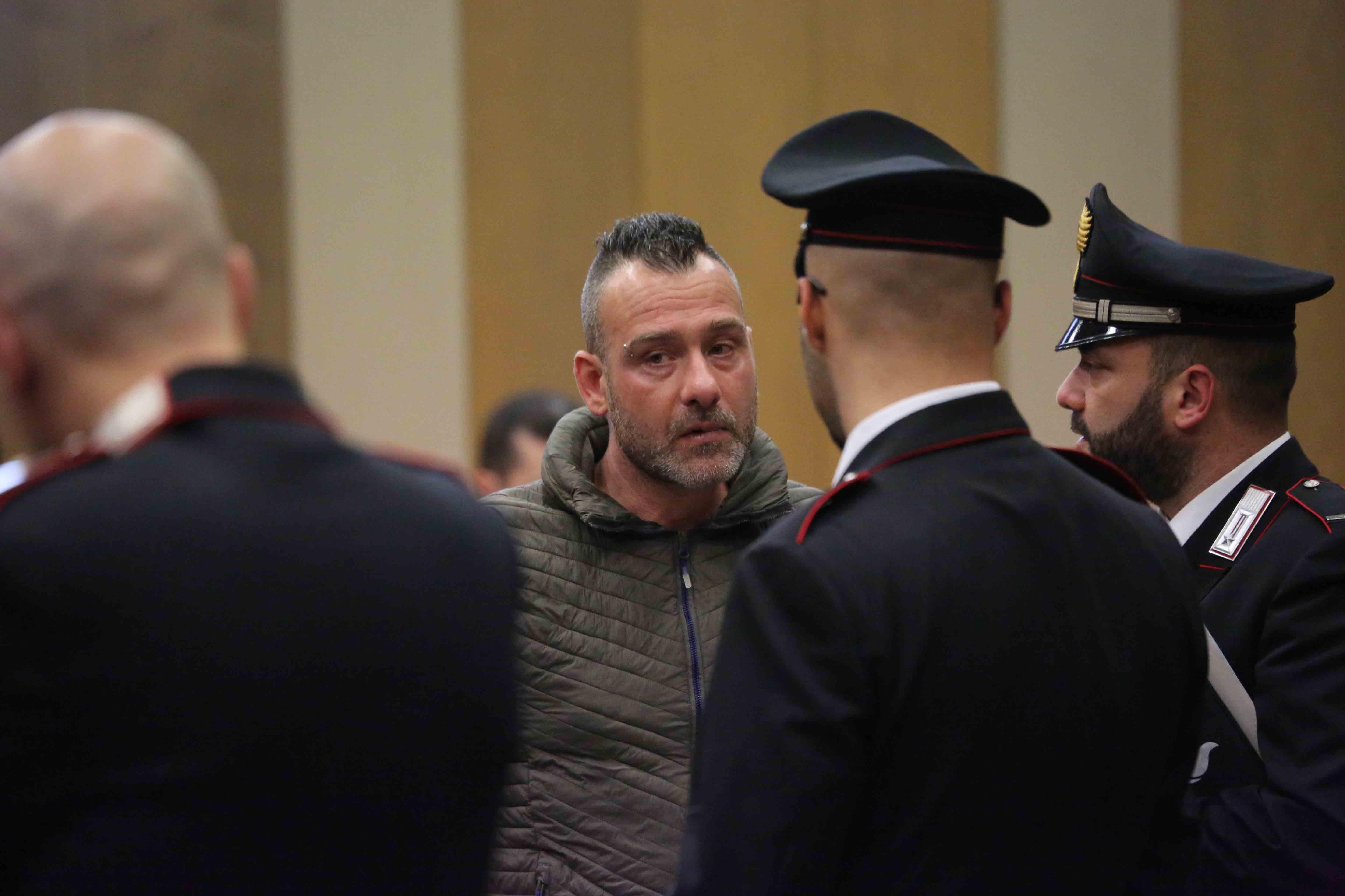 Jean Marc Crotti, 44 anni, tra i carabinieri in tribunale