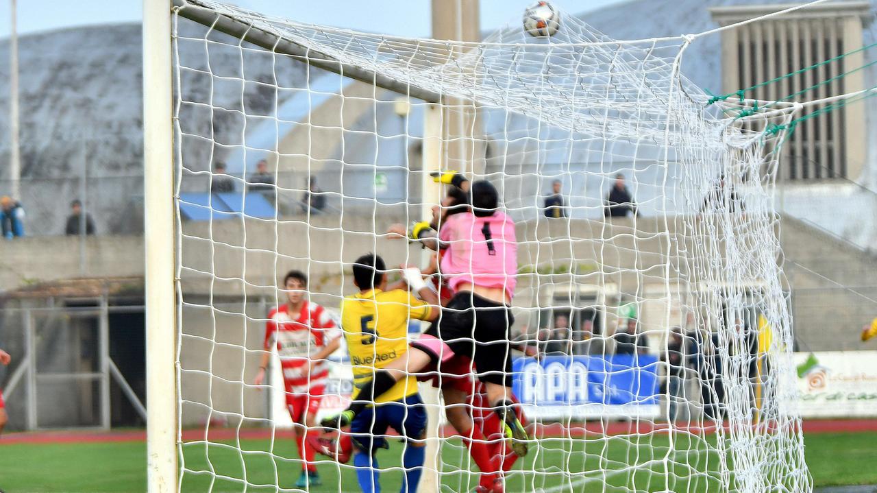 Il gol di Loviso, decisivo nel successo per 2-1 sul Classe