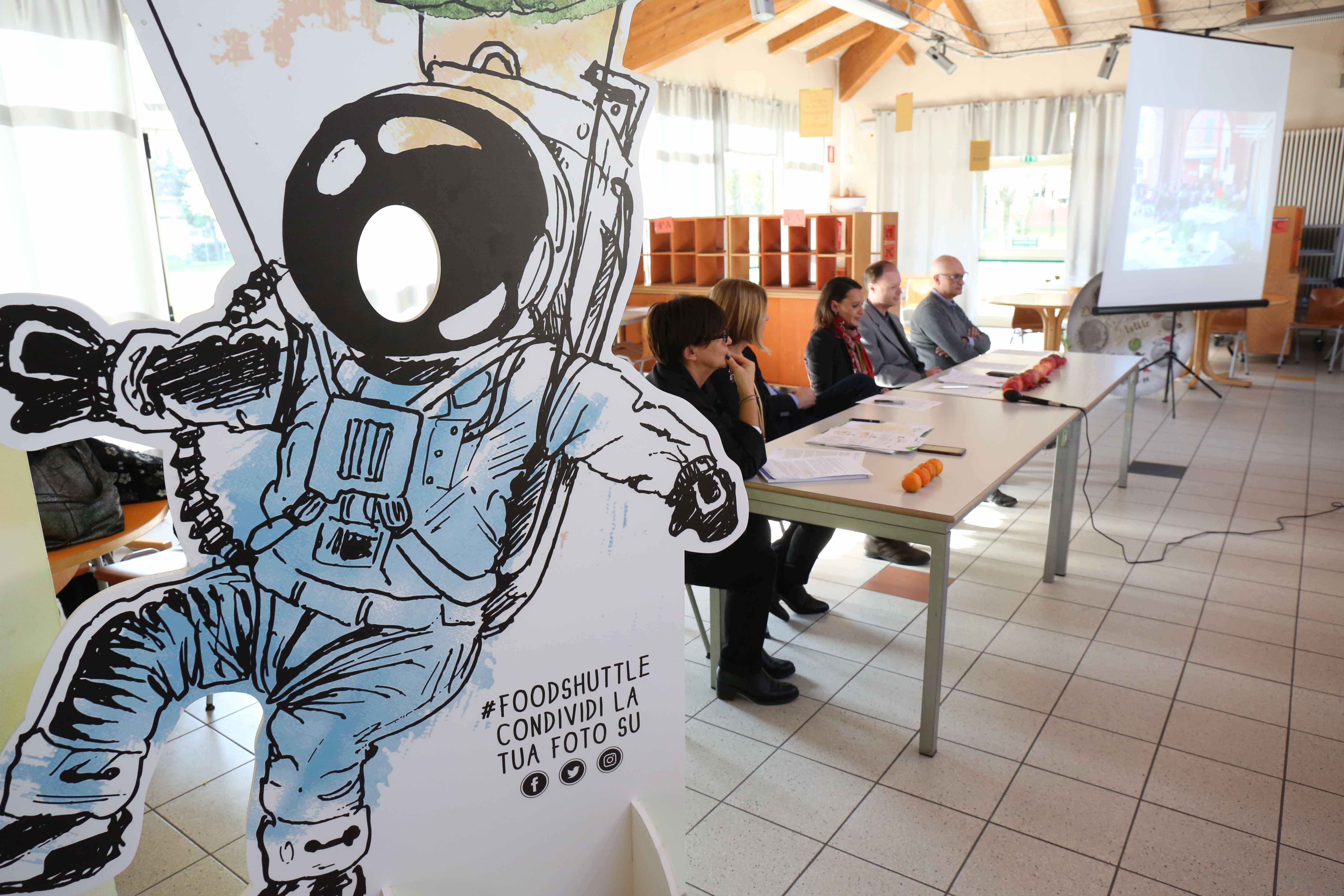 Contro gli sprechi alimentari nelle scuole sbarcano a Reggio Emilia l'app Nubi e il Food Shuttle
