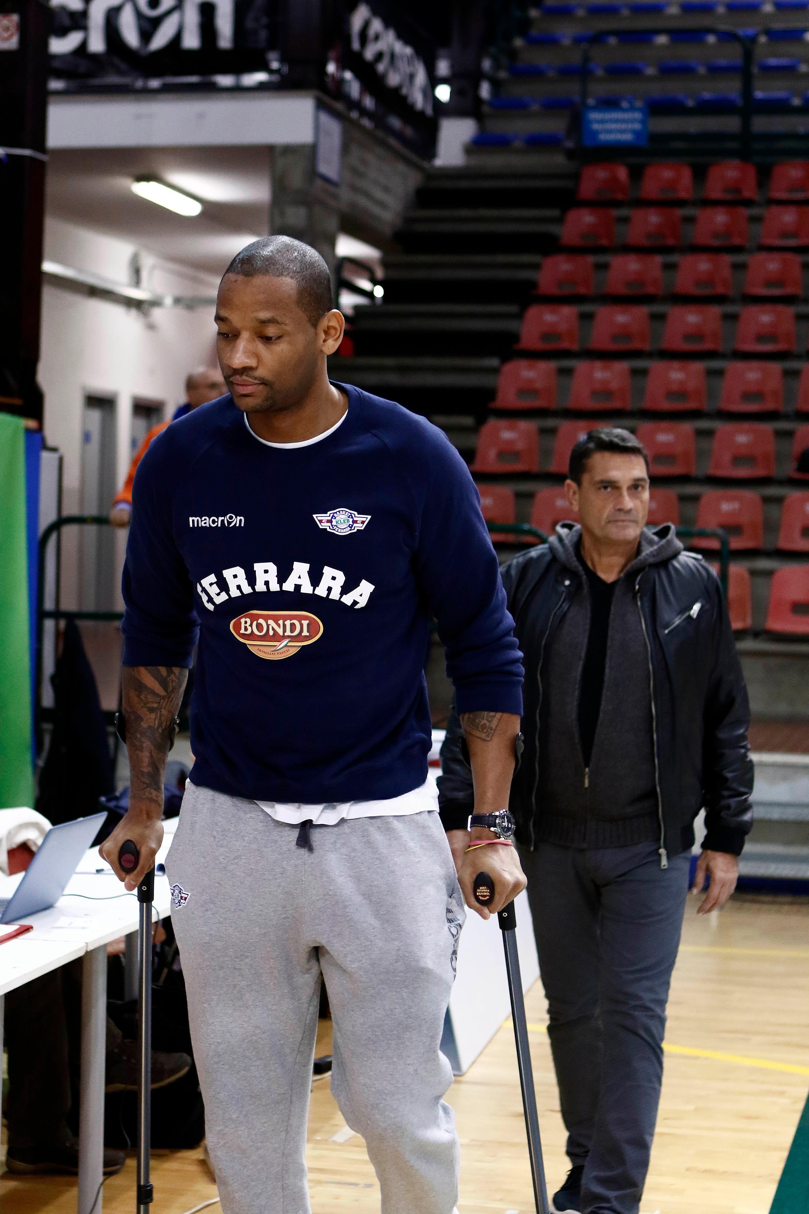 Mike Hall è infortunato
