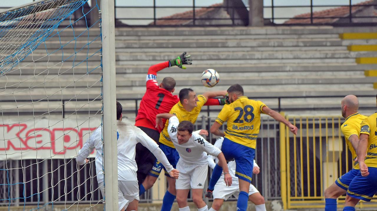 Il Modena in dieci si salva: 1-1 a Pavia