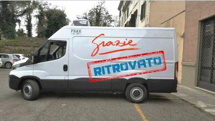 Ritrovato il furgone de "Il Mantello" dopo la razzia nella sede 