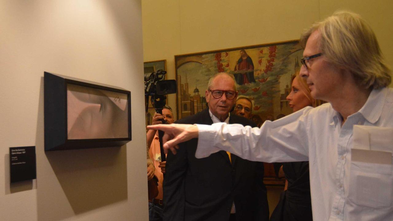 Sgarbi ad una mostra di De Dominicis