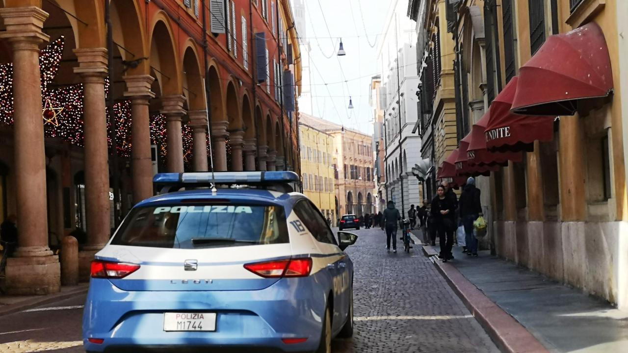 Modena, cercano di svaligare trattoria "il Fantino": in manette zio e nipote