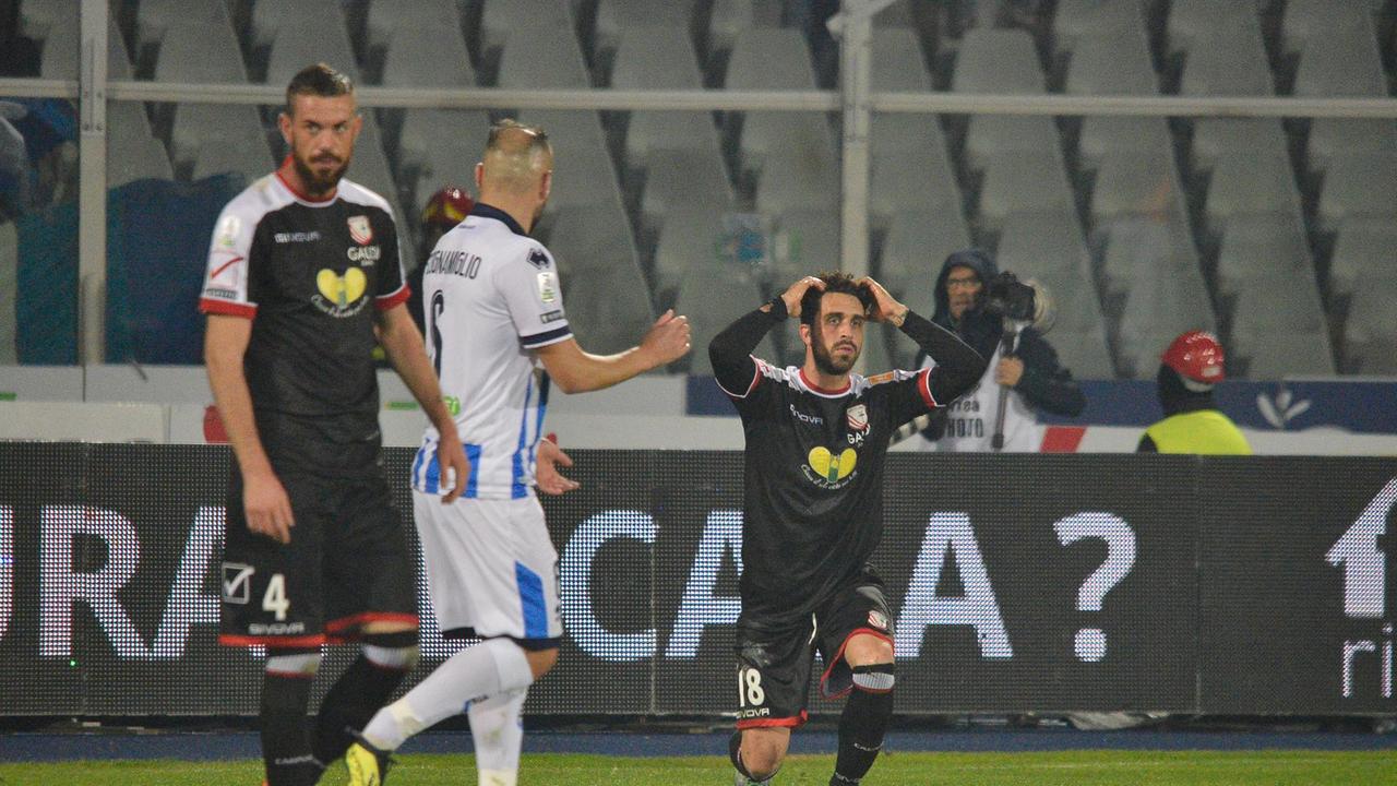 Un autogol di Mbaye fa crollare il Carpi a Pescara