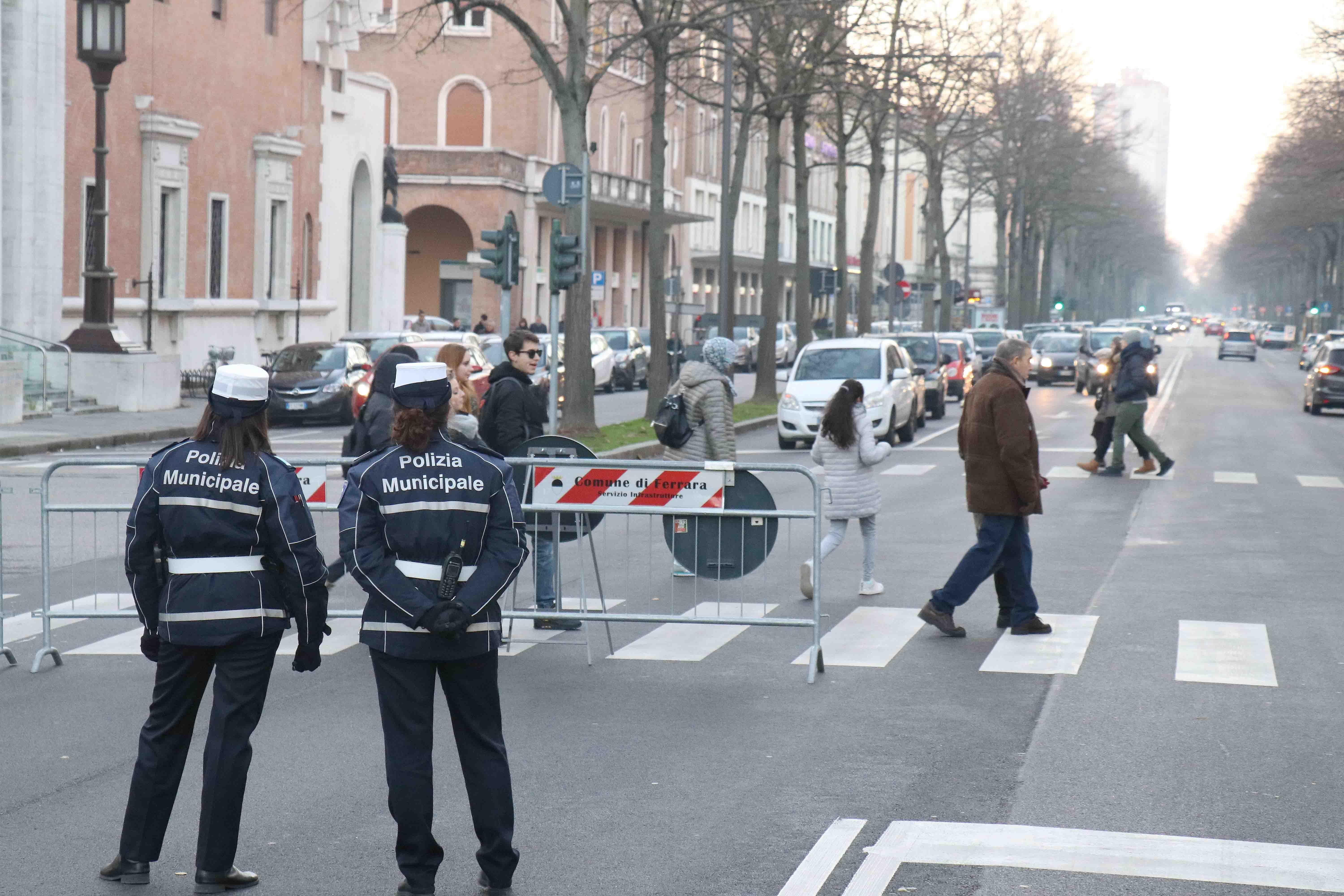 Shopping natalizio e incidenti, il blocco antismog 
