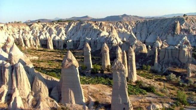 Natale, vecchie tradizioni e nuove... ipocrisie nella “girandola” dei regali