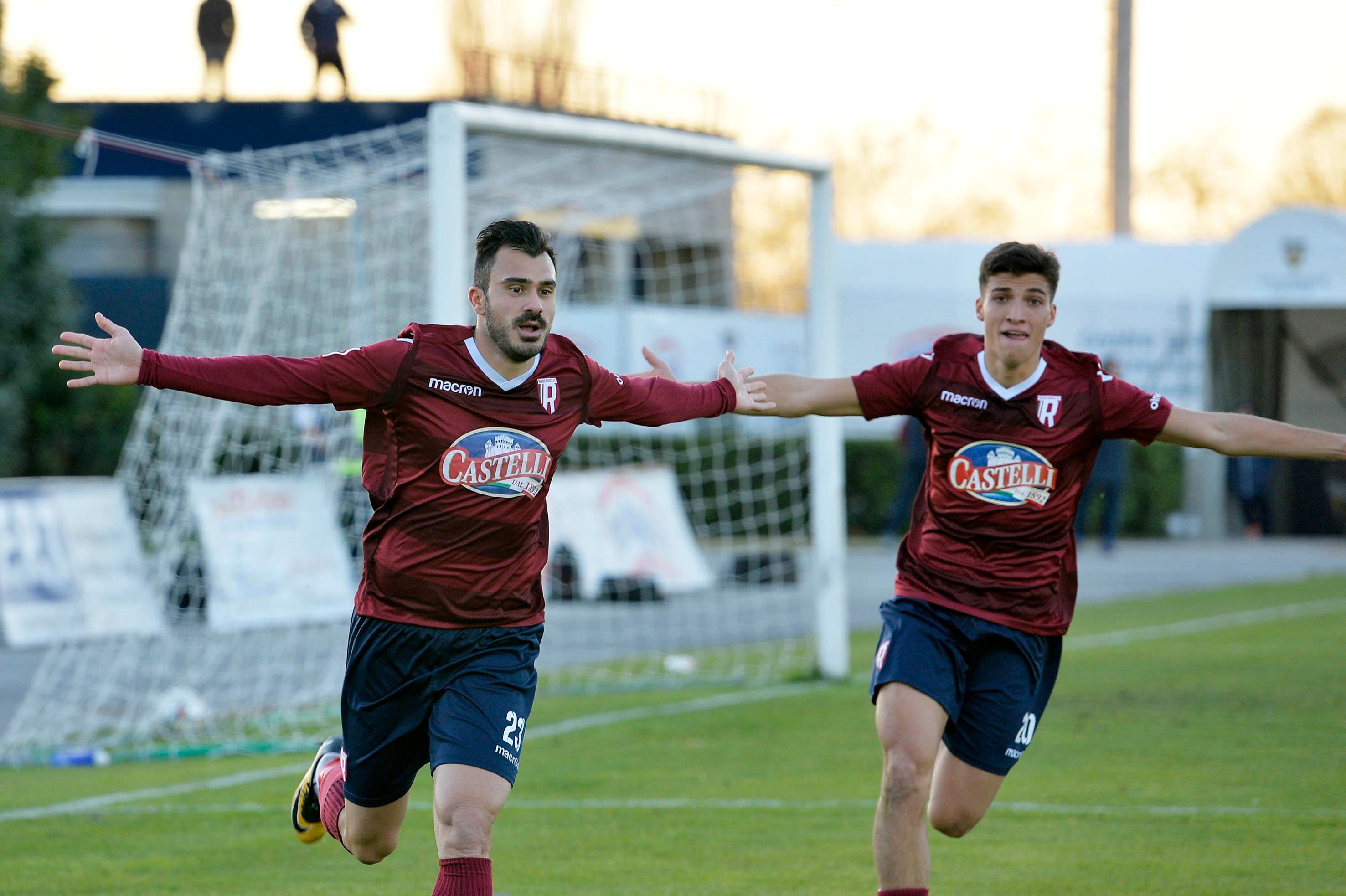 Calcio serie D, sfida a tre al vertice del girone: la Reggiana ora rivede la vetta 