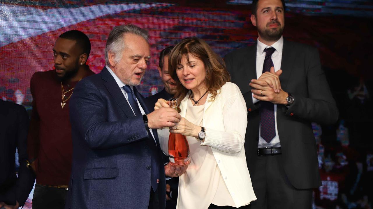 Il patron Landi con la presidente Ferrarini al brindisi da Ruote da Sogno