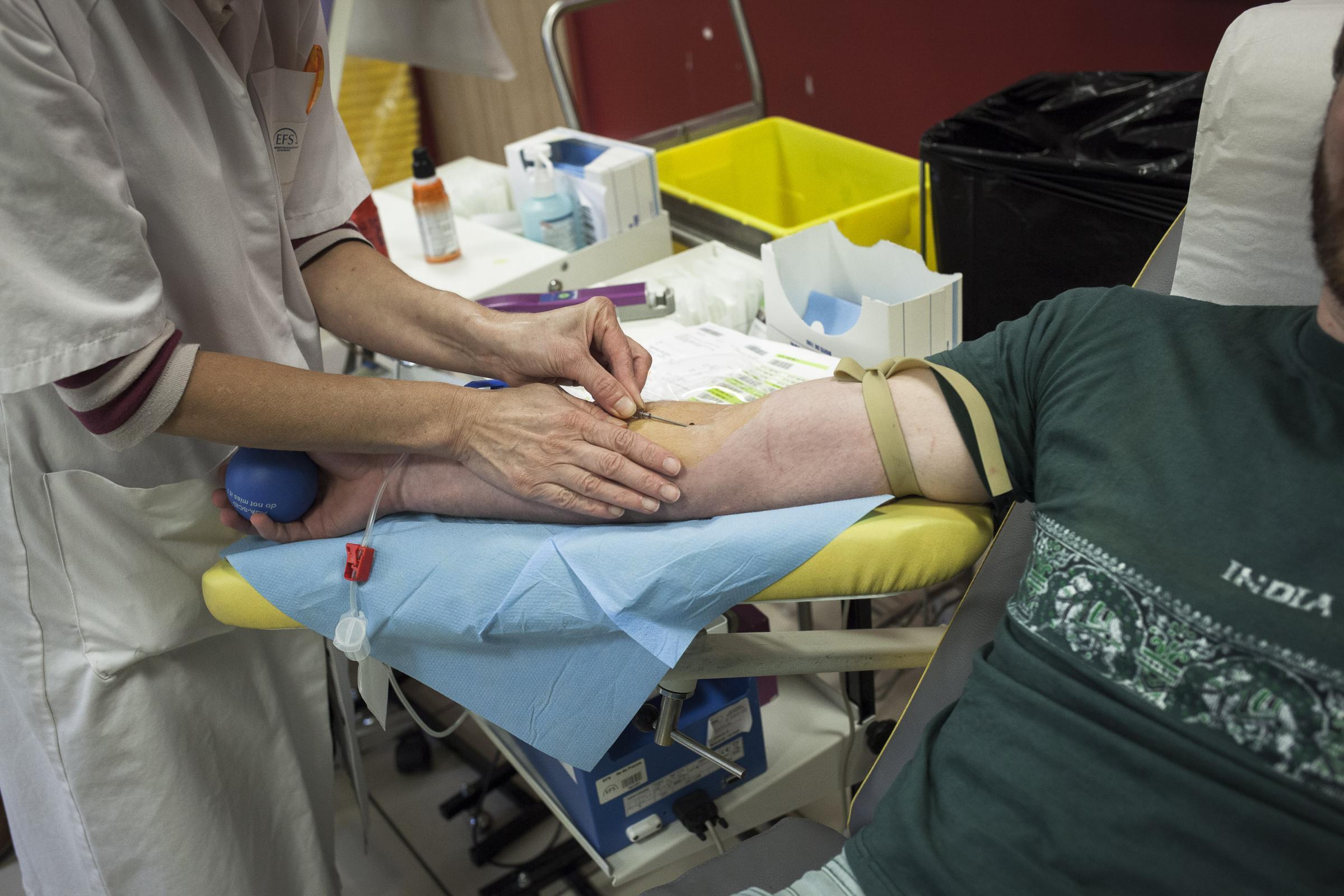 Trasfusioni infette, finalmente lo Stato paga. «Indennizzi versati dopo anni di battaglie» 