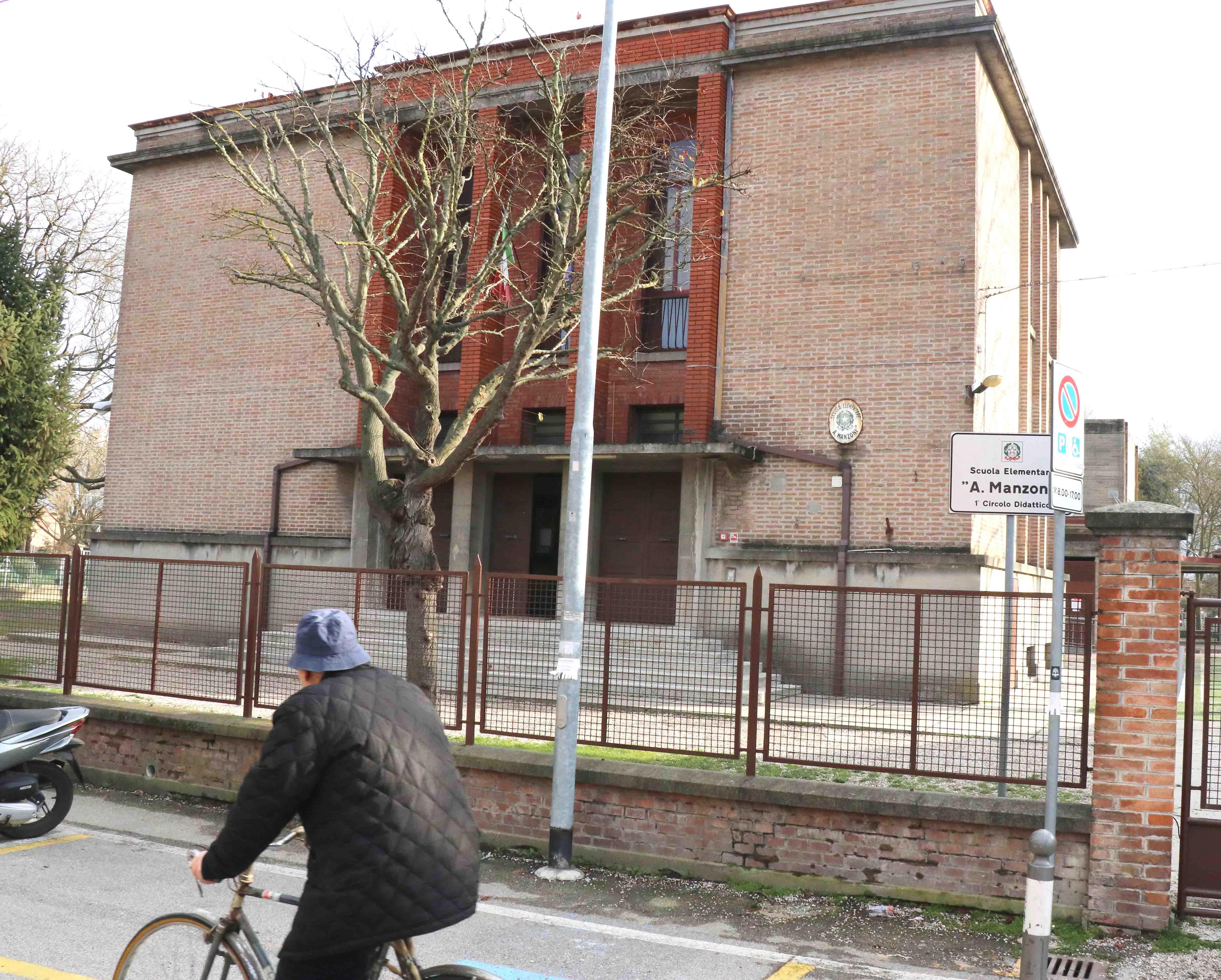Si bloccano le caldaie, bambini a casa da scuola