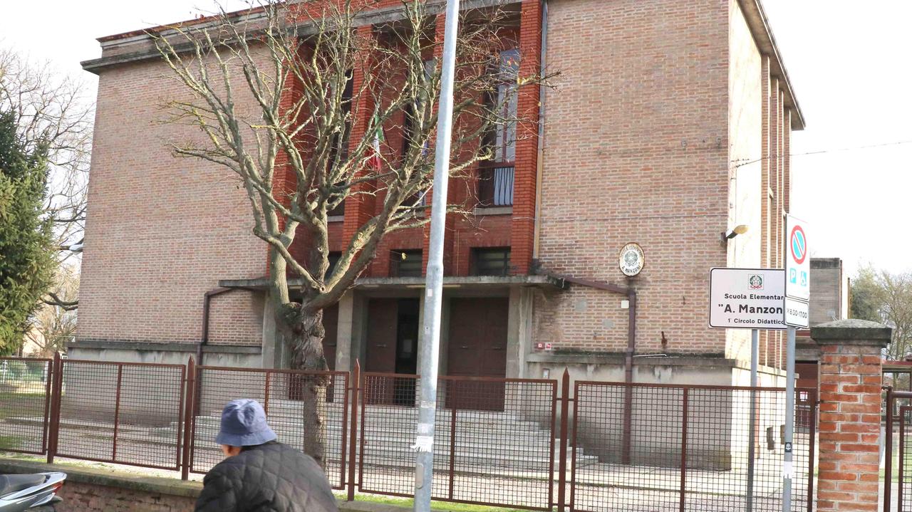 Si bloccano le caldaie, bambini a casa da scuola