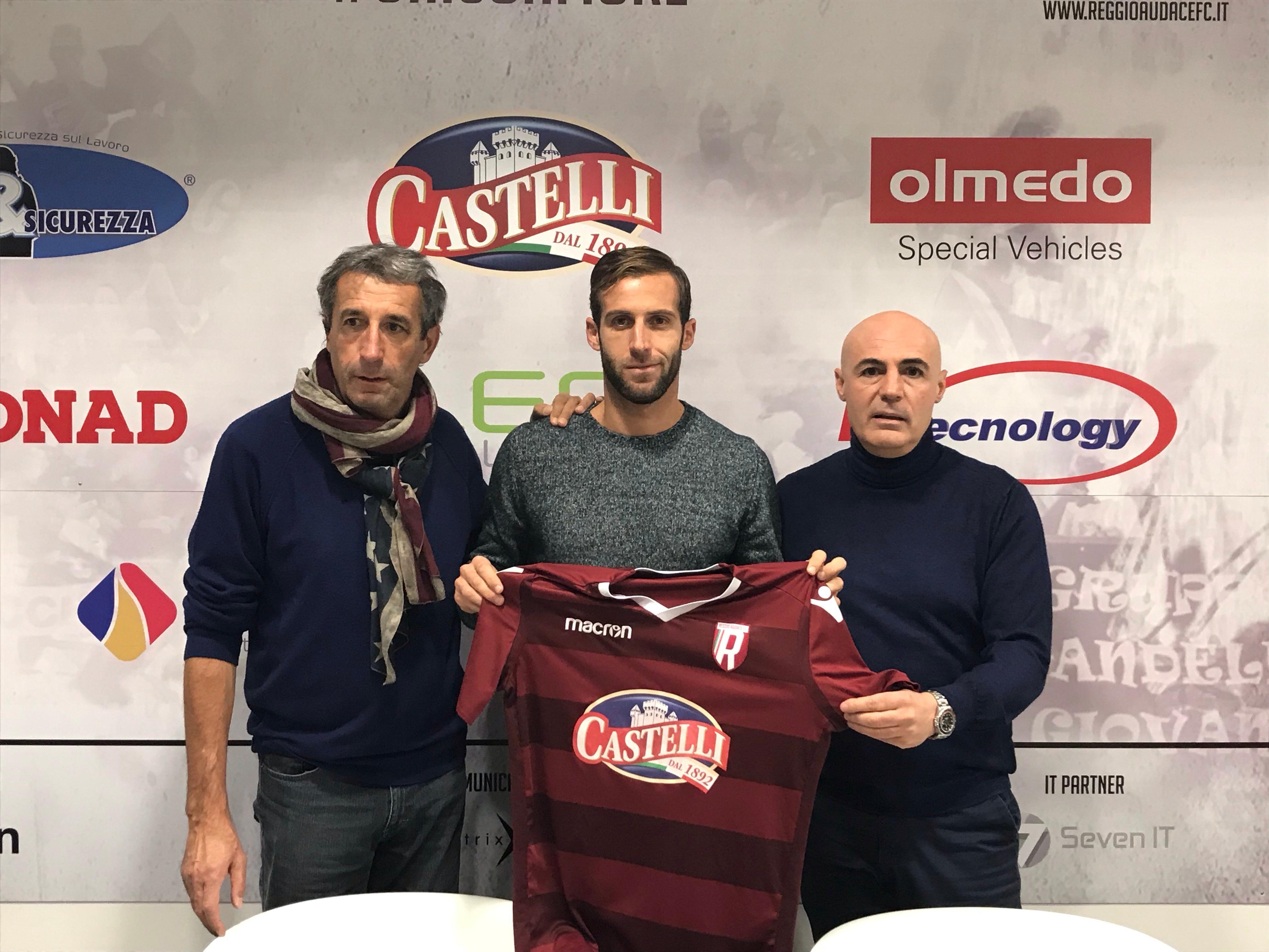 Gaetano Ungaro con il ds Marco Lancetti e il dg Rocco Russo
