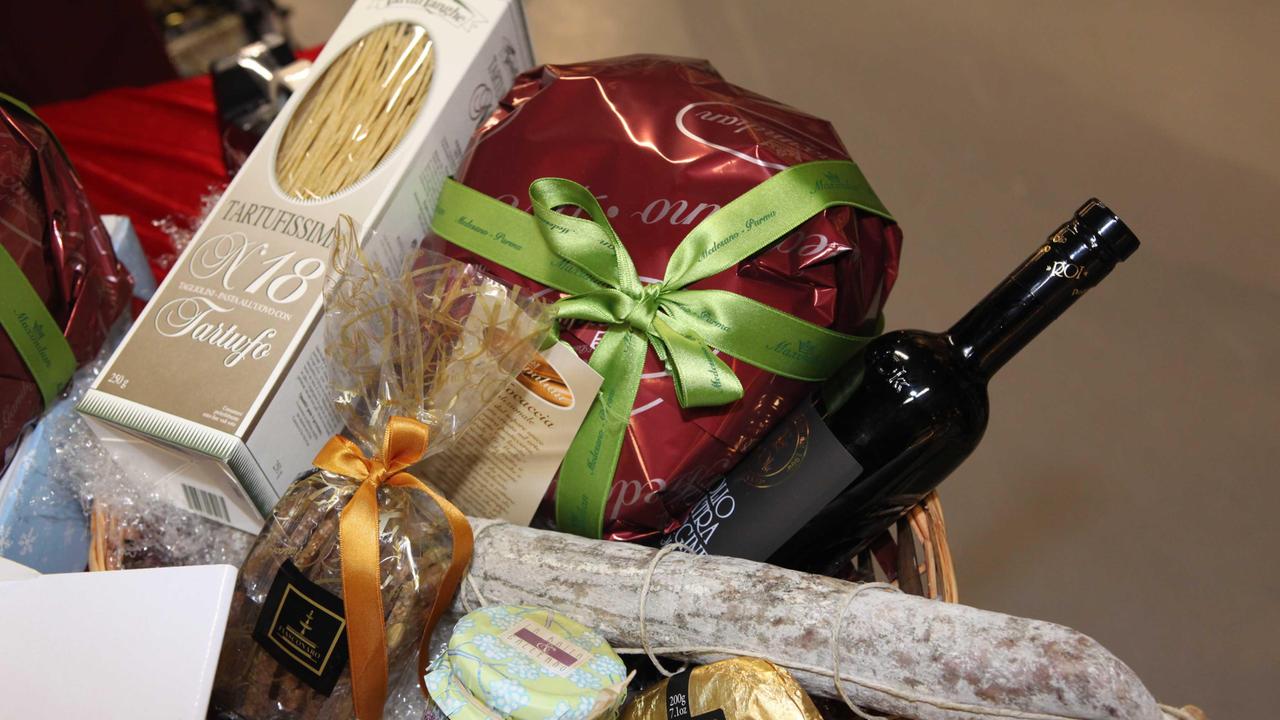 Reggio Emilia, per Natale le ceste con prodotti tipici restano i regali più gettonati