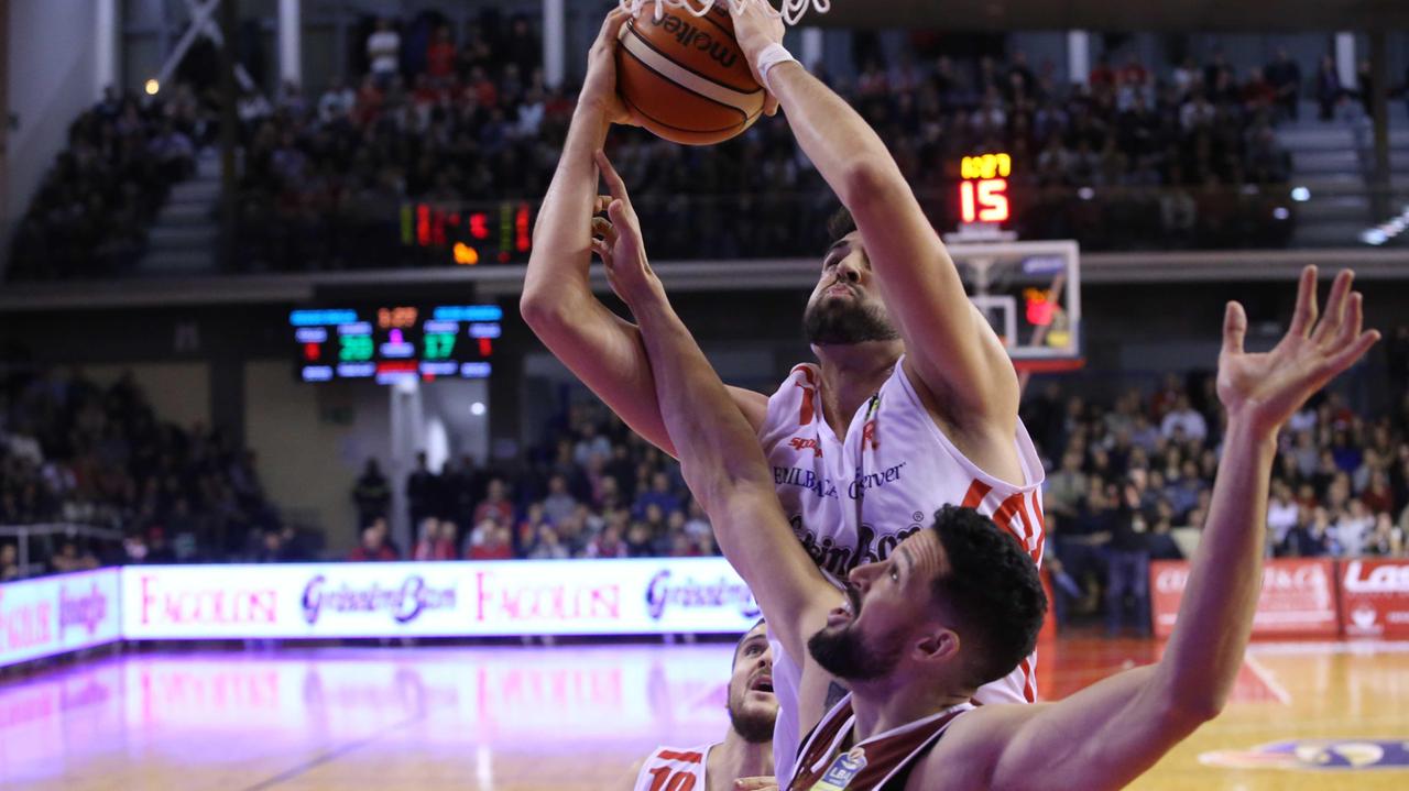 Impresa della Grissin Bon, battuta la Reyer Venezia 82-74