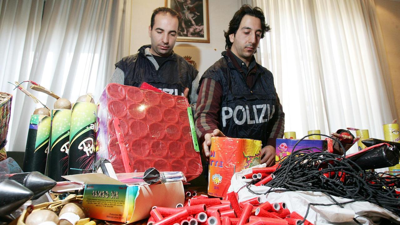 Boldi, De Sica contro i "botti" illegali
