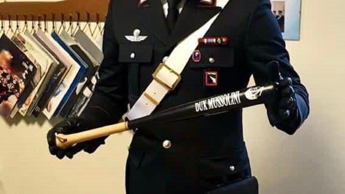 Mirandola, ha una mazza da baseball che inneggia al duce: denunciato