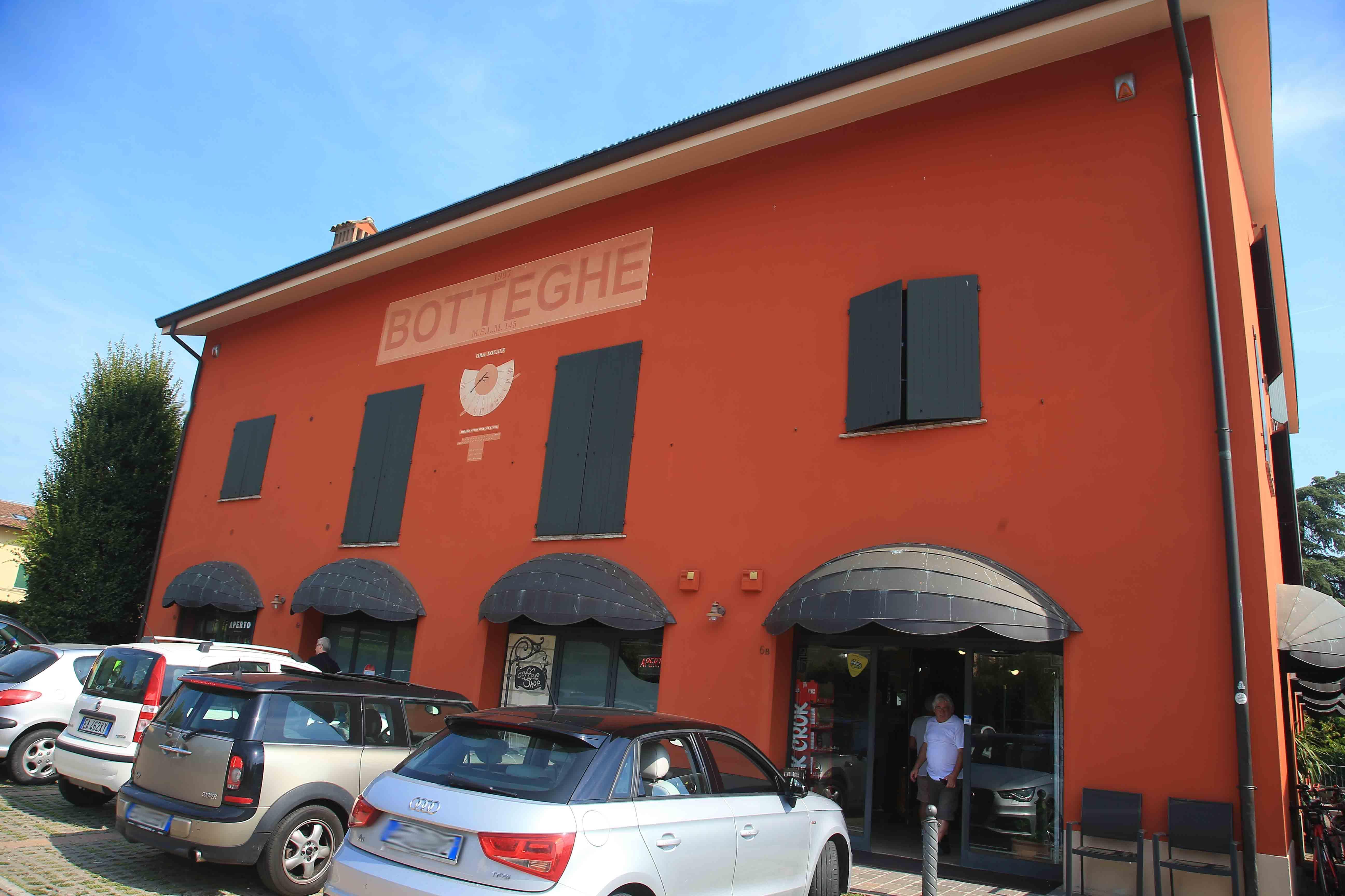 Spaccata e furto fallito al bar di Botteghe