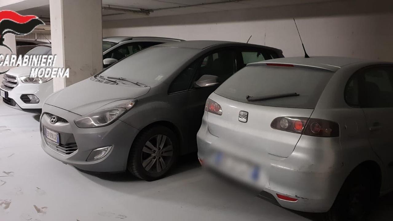 San Prospero, danneggiano le auto con gli estintori: minorenni denunciati
