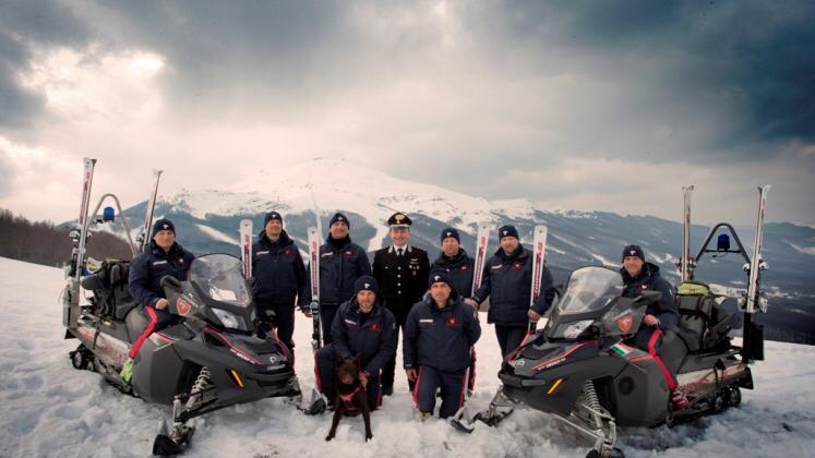 Feste in Appennino modenese: carabinieri con gli sci, centinaia di controlli e 141 persone soccorse