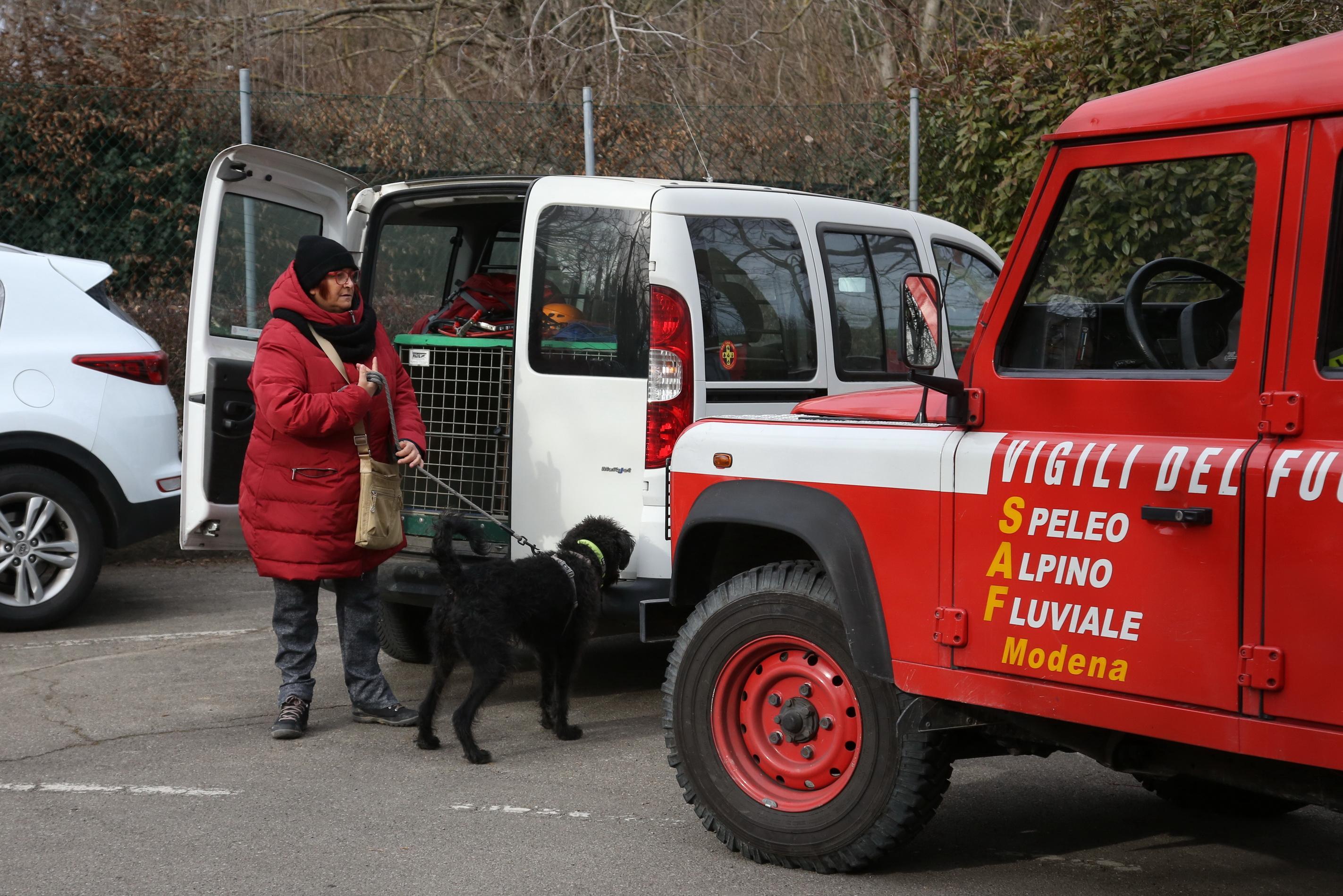 Modena, Protezione civile con i cani per cercare Aurora Lagiannella 