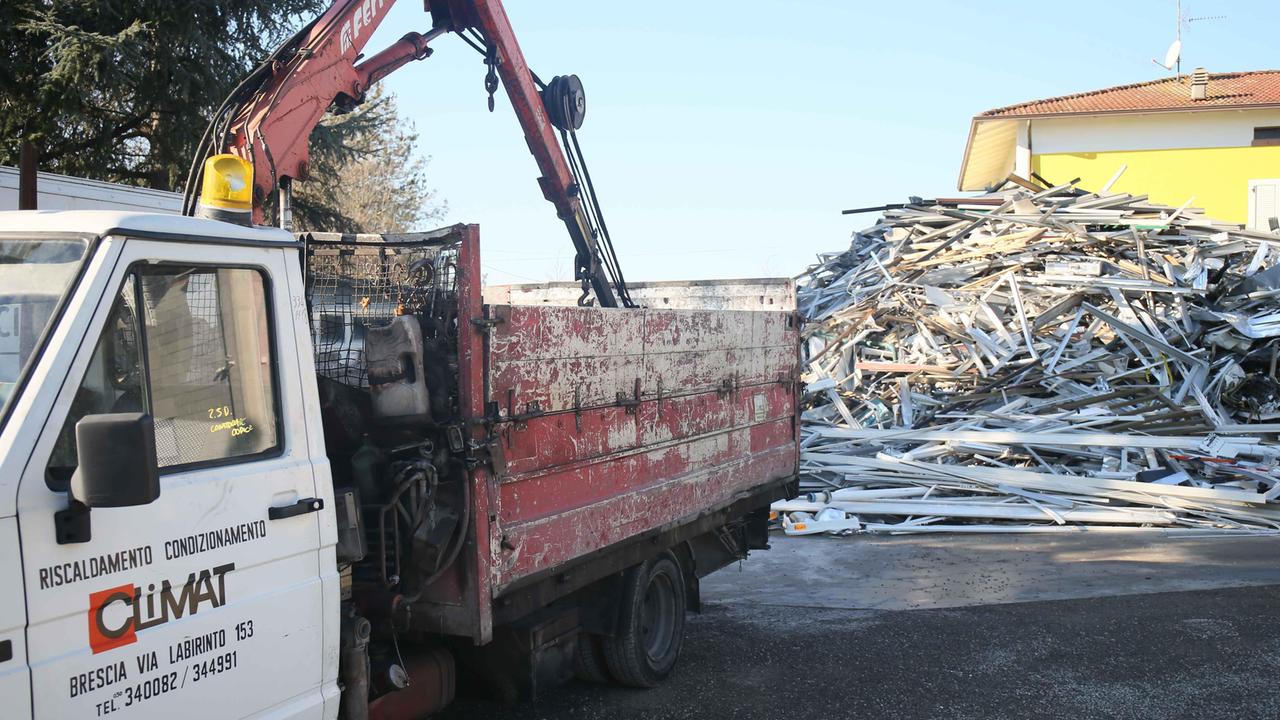 La ditta di smaltimento di ferro di Poviglio