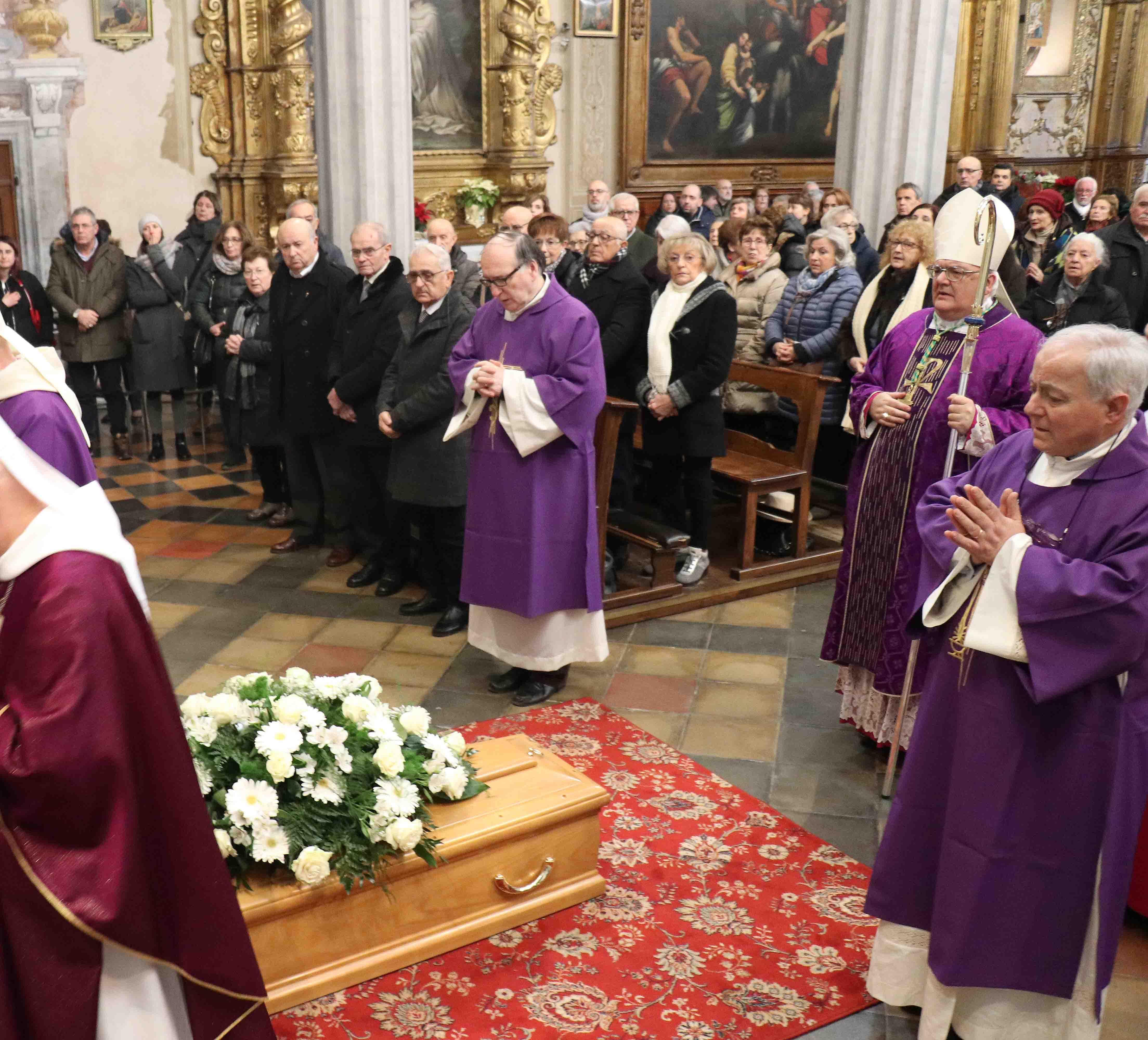 L'ultimo saluto a padre Nazareno