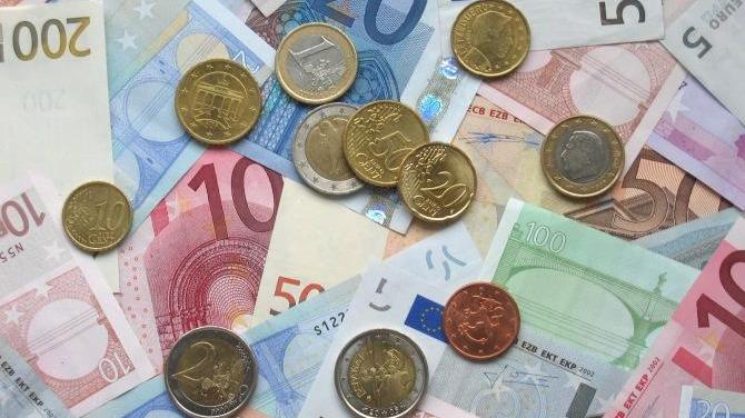 Già 46 euro in più nelle bollette 2018 Luce, acqua e gas cresceranno ancora
