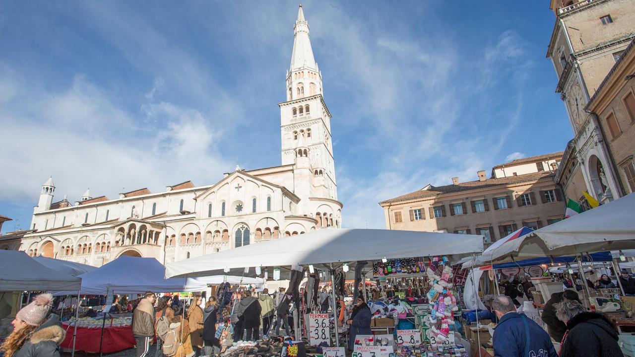 E' il giorno di Sant'Antonio, Modena "invasa" dalla fiera