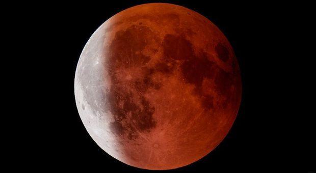 Modena, colazione alle 5 del mattino al Planetario con eclissi di luna