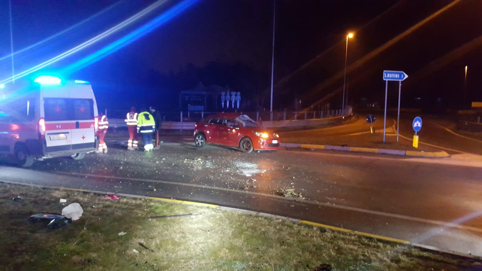 Scandiano. Auto si ribalta, feriti tre ragazzi di Sassuolo