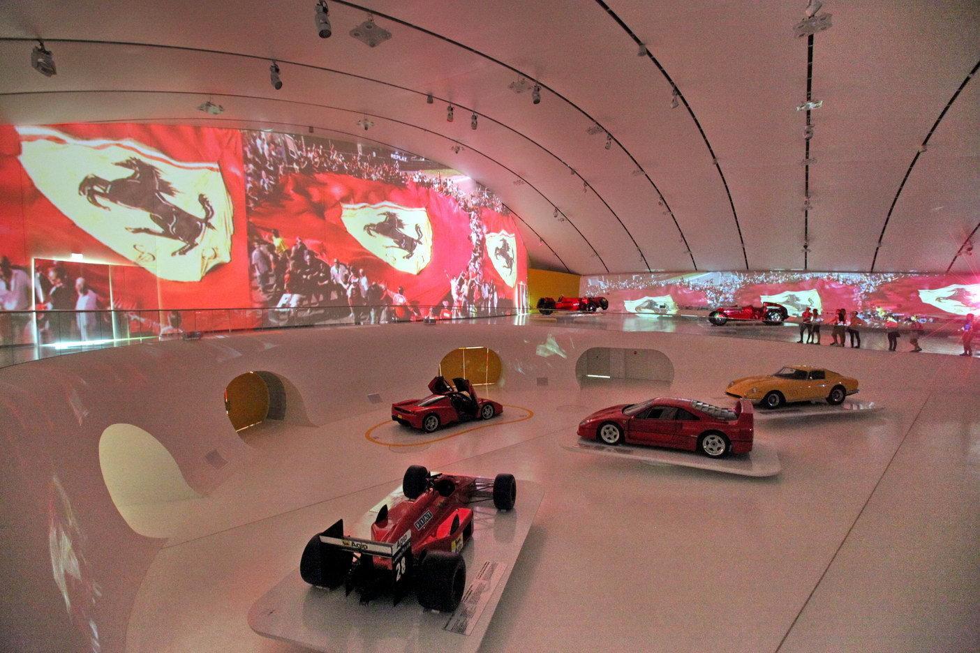 Maranello, Ferrari auto al top: è di nuovo il marchio più "forte" e conosciuto al mondo 