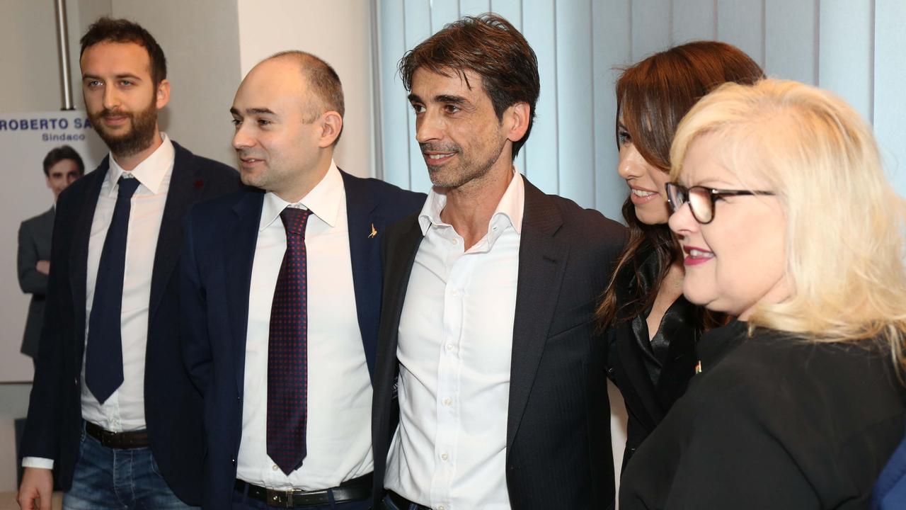 Reggio Emilia, non solo il fotografo Salati: a destra ci sono altri lavori in corso