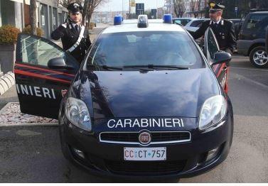 Reggio Emilia, rubano cosmetici nel centro commerciale: tre arresti