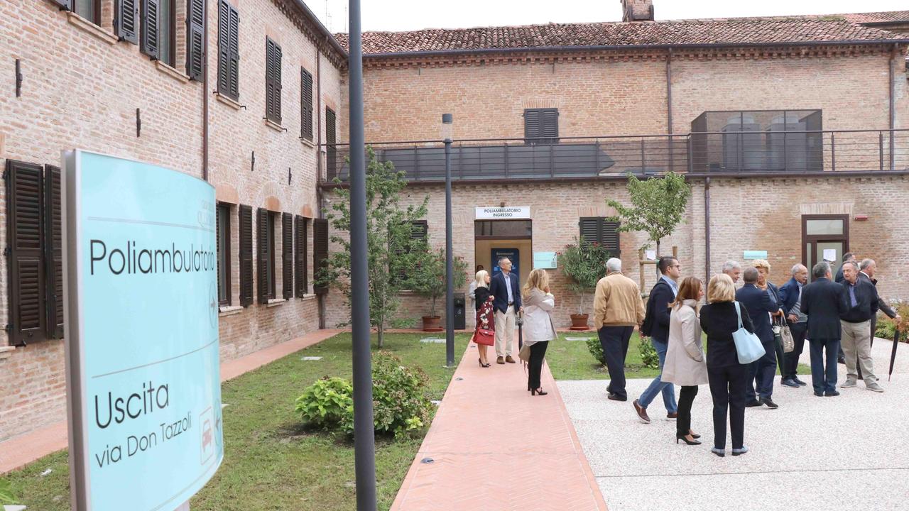 «Contratti non rinnovati da 12 anni, sciopero degli adetti di Salus e Quisisana»