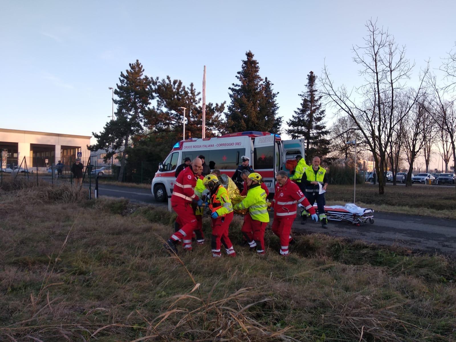 Ragazzina investita da un furgone per il trasporto disabili, è grave