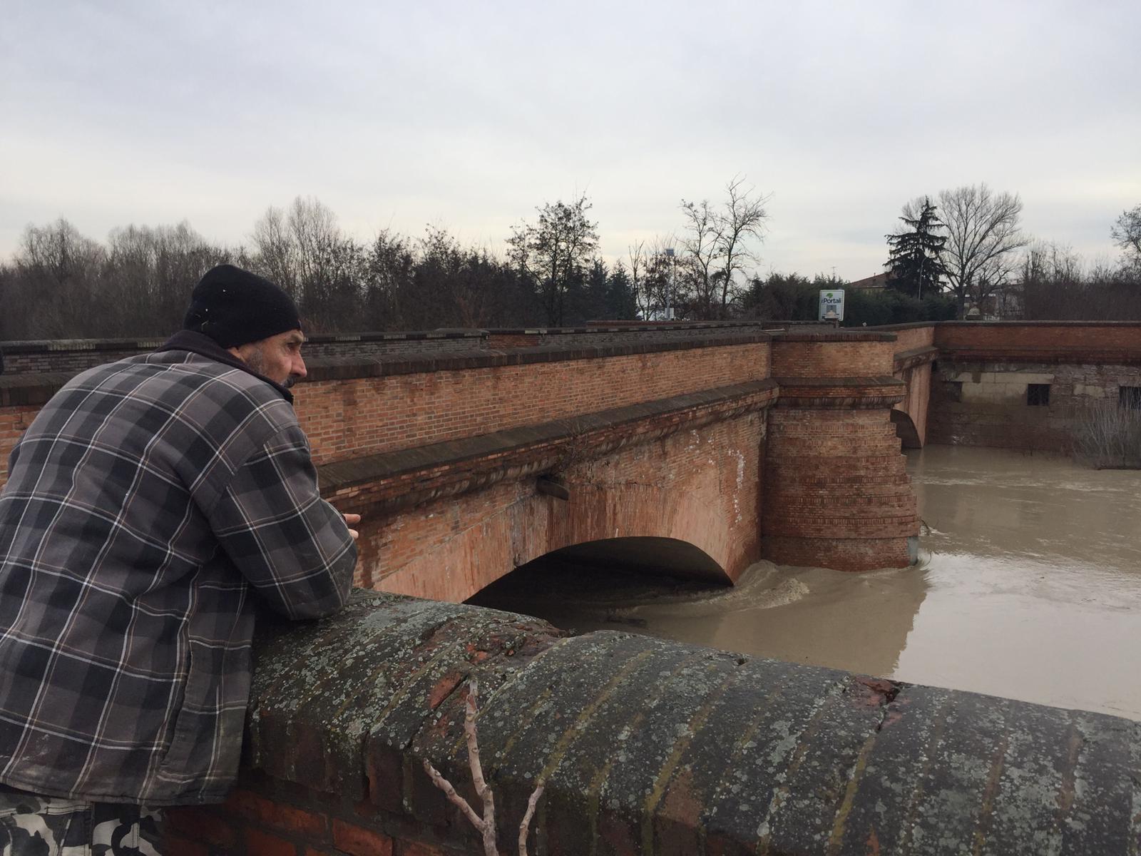 Allerta rossa per i fiumi in Emilia.  Confermate le chiusure dei ponti. Via Emilia riaperta 