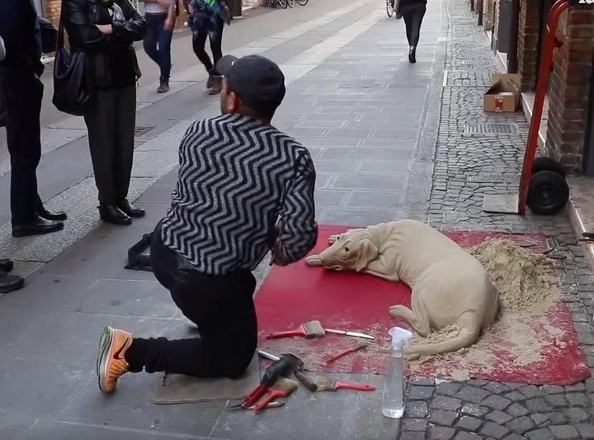 Multato lo scultore del cane di sabbia