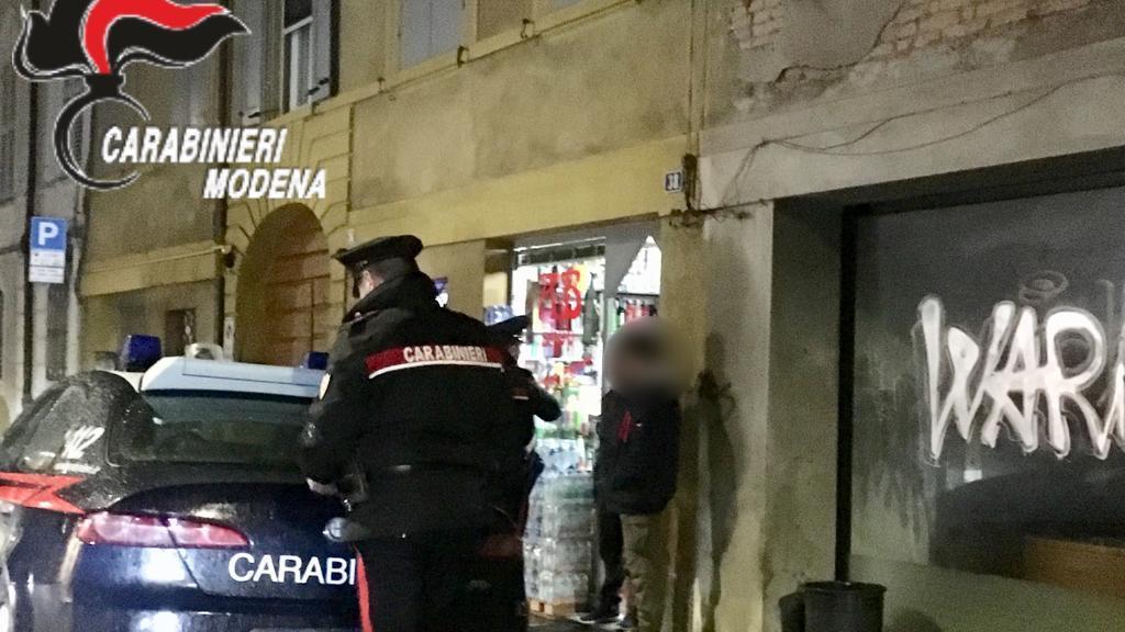 Carpi, vende alcol a minorenni. Maxi multa a commerciante