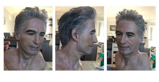 Ligabue fa la #tenyearchallenge al Museo delle cere di Roma 