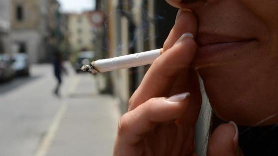 «I giovani fumano, generazione a rischio Contro il tumore screening e stile di vita»