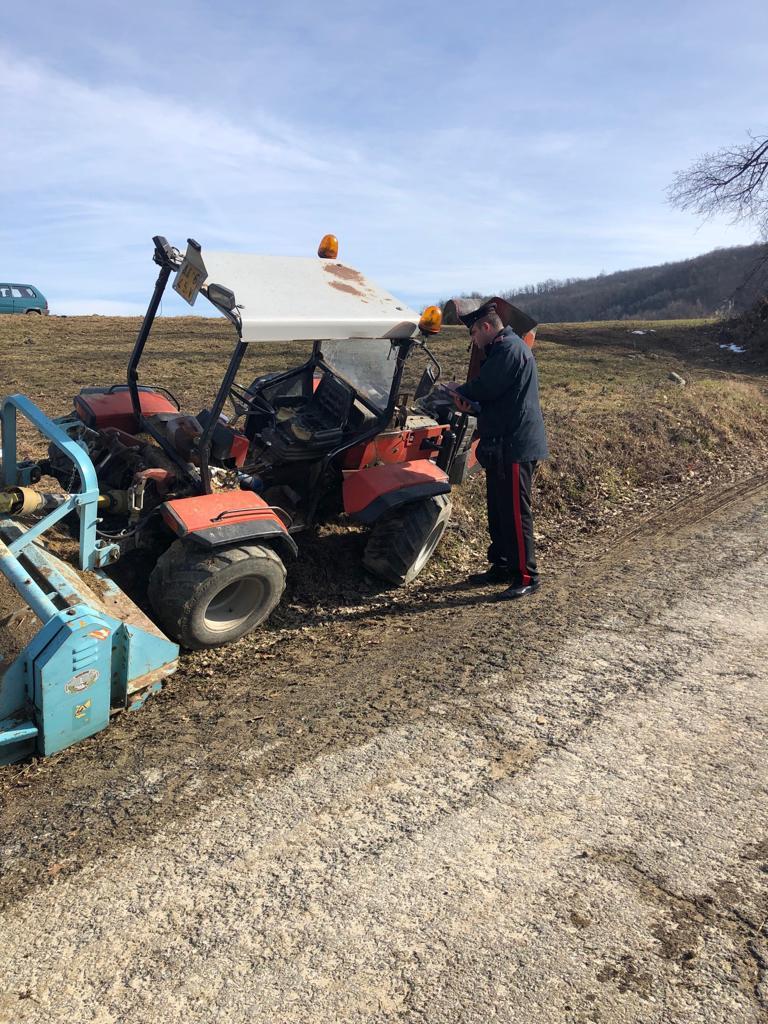 I carabinieri di Carpineti sul luogo dell'infortunio mortale