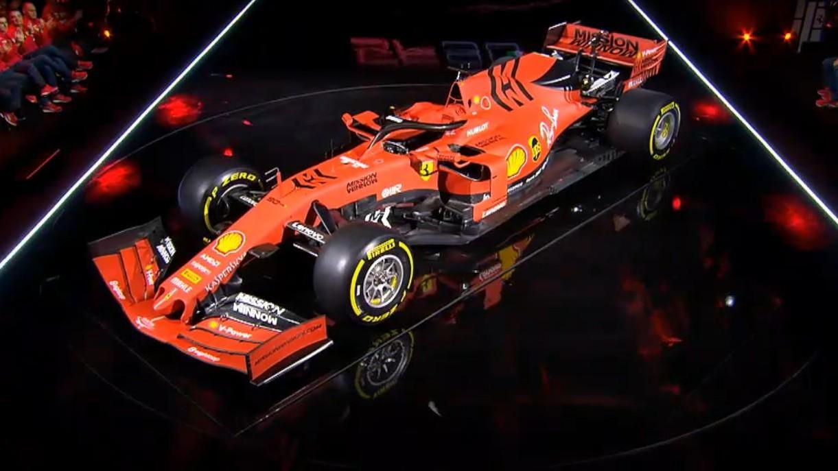 #EssereFerrari Ecco la nuova Ferrari SF90 ed è di colore rosso... arancione. Vettel: "Obiettivo: vincere il titolo"