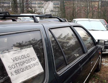 Fabbrico, percorre oltre 200 chilometri con un veicolo sequestrato: denunciato 