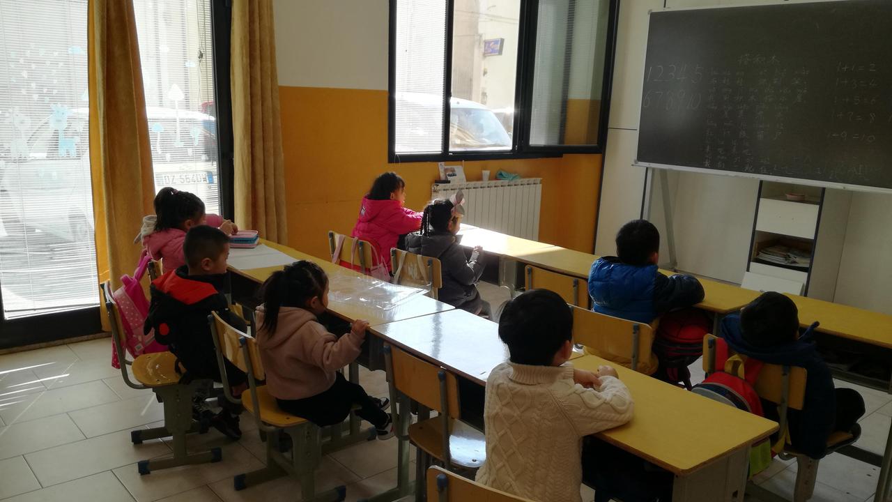 Una classe dell'asilo nido sequestrato