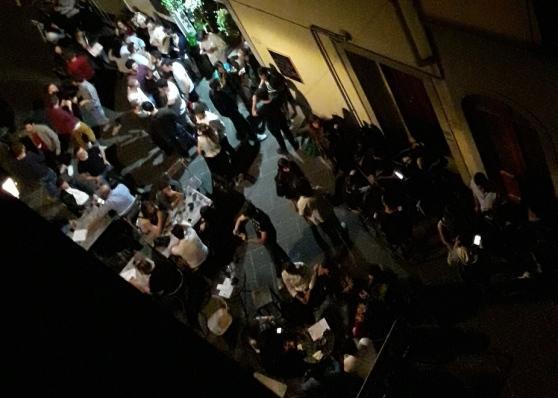 Multati i locali della movida per i tavolini fuori posto