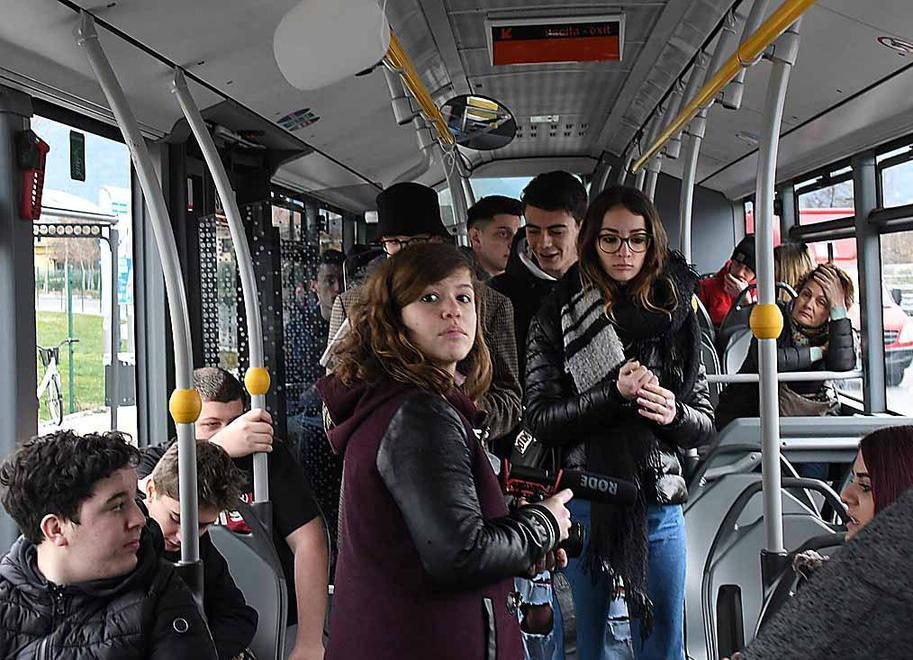 Studenti attori nello spot per la legalità sugli autobus 