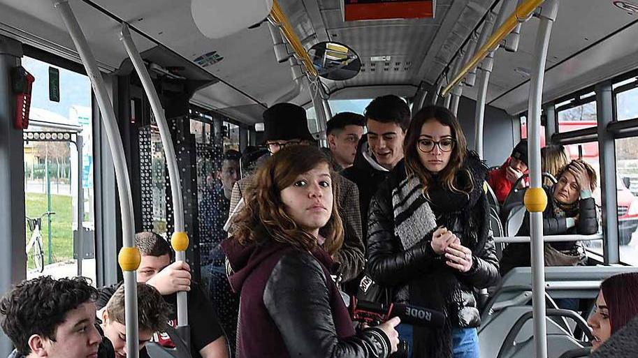 Studenti attori nello spot per la legalità sugli autobus