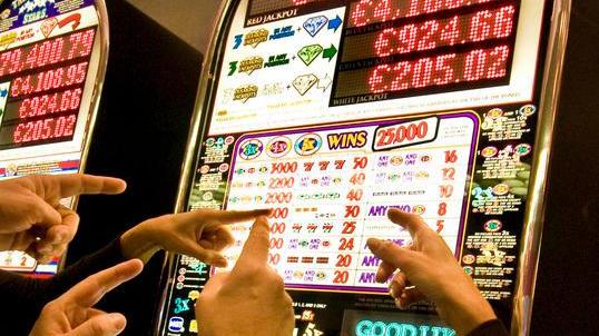 Irregolarità in sala slot chiusa per 15 giorni