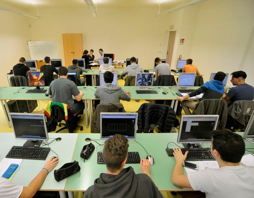 Liceo sulle barricate Iscrizione negata a cento studenti per l’assenza di aule 